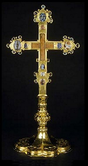 Престольный крест