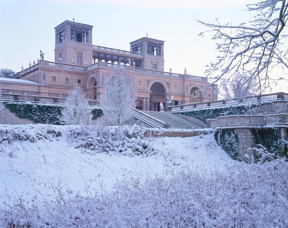 дворец Оранжерея в зимнее время