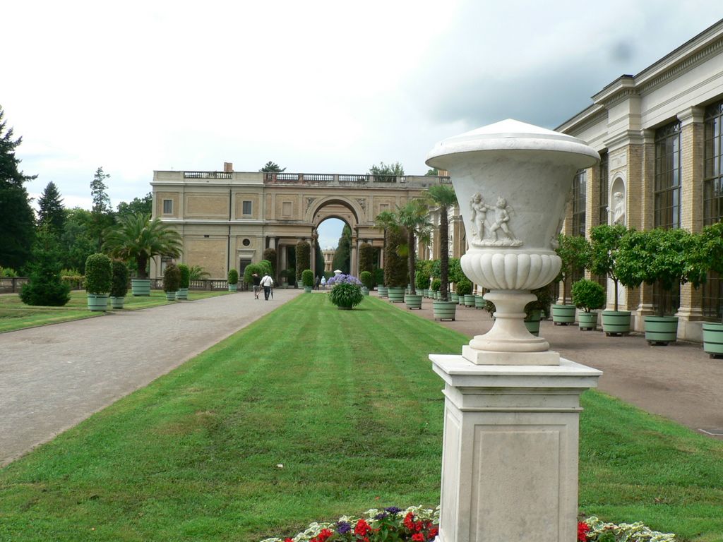 скульптура парковой площадки дворца Оранжерея