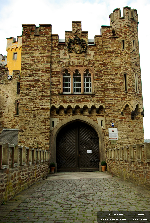 внешний вид замка Штольценфельс
