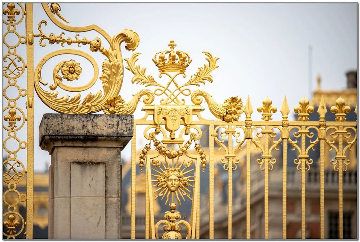 Забор вокруг Версаля