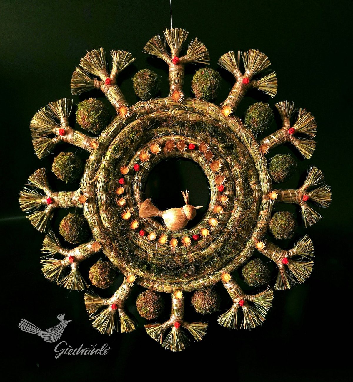 Плетение из травы-Гинтвиле Гедрайтене Плетение из травы-Гинтвиле Гедрайтене