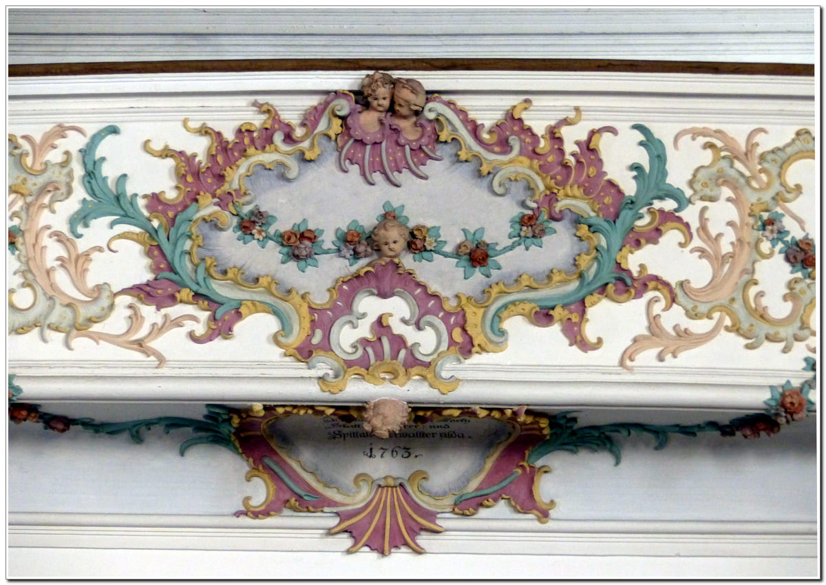 Розовый цвет и рококо