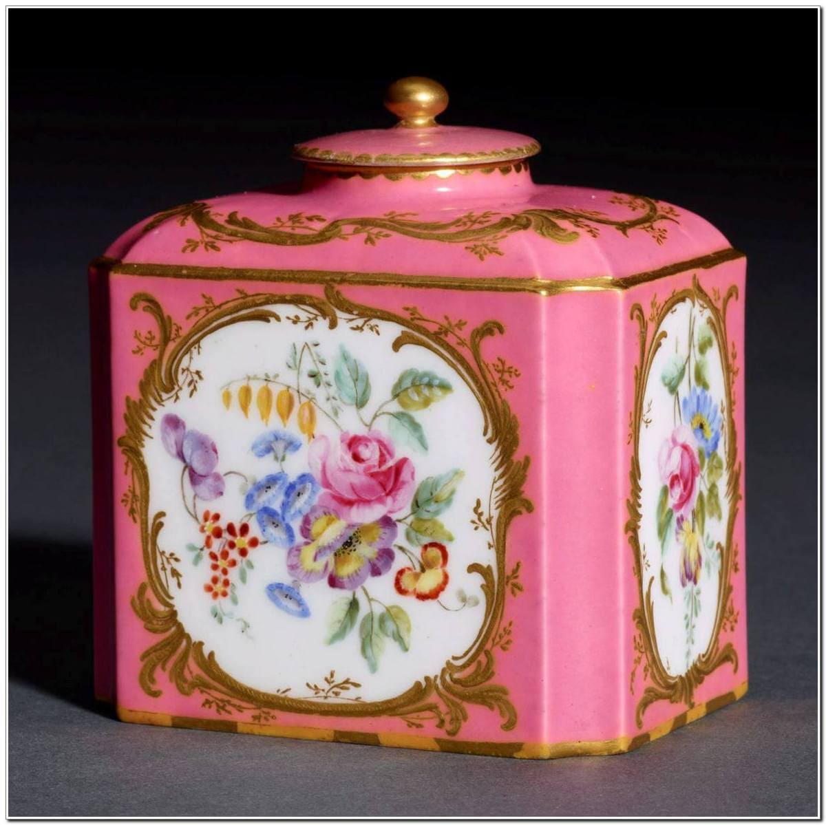 Чайная банка с крышкой, Севрская фарфоровая мануфактура, 1756 г.