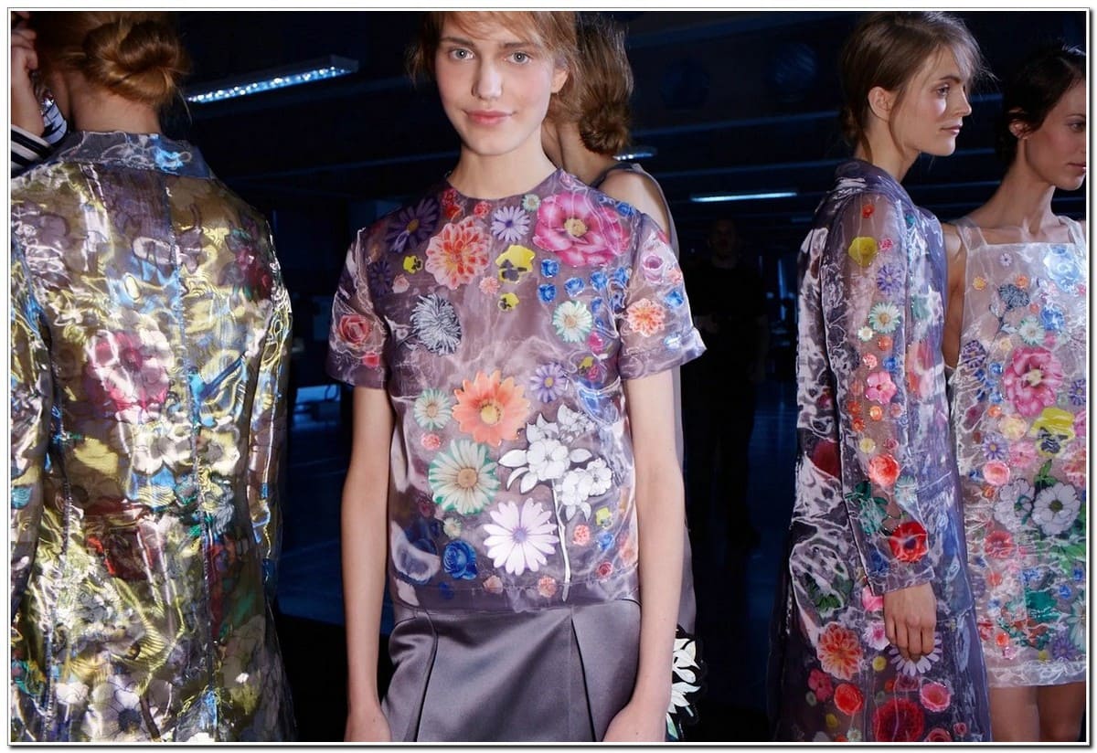 Полупрозрачные платья из весенней коллекции Christopher Kane 2012 года