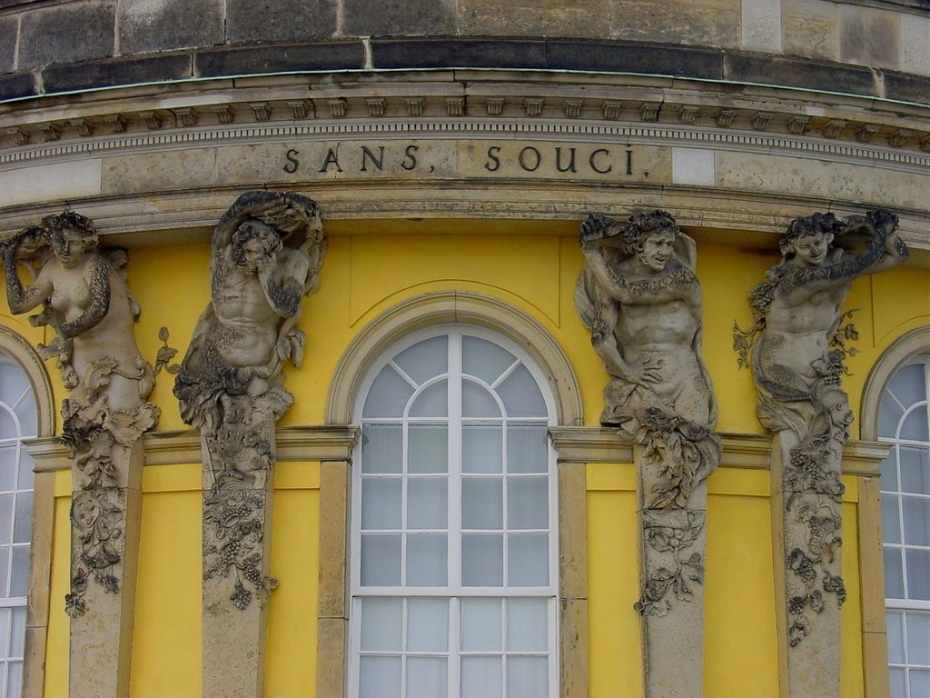Фасад дворца Сан-Суси