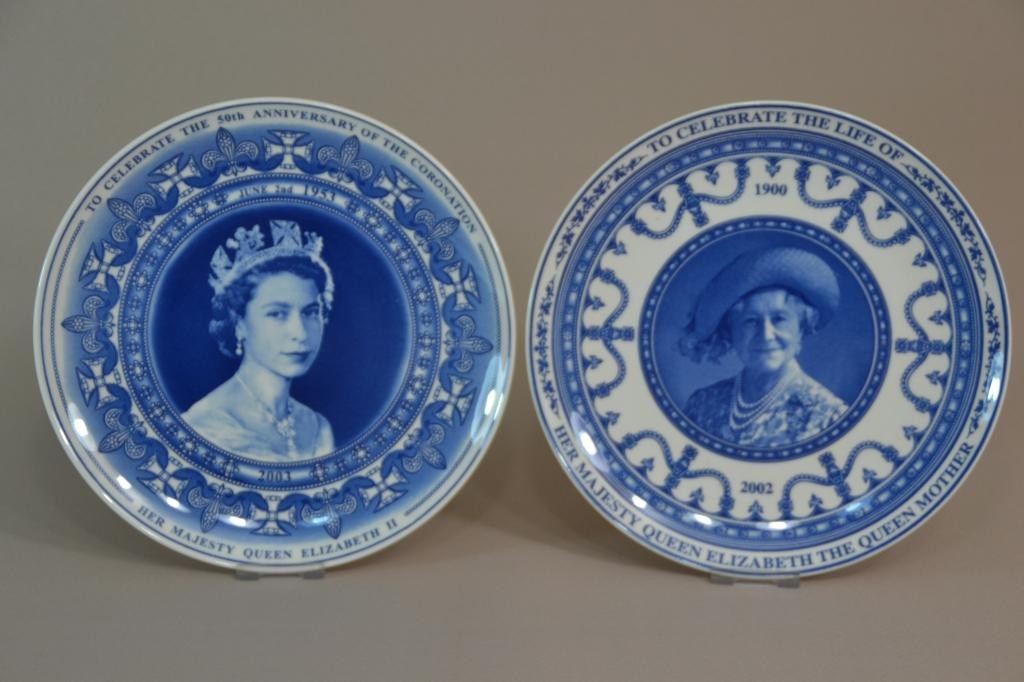 Настенные тарелки королева Елизавета II , изготовлено к 50 лет коронации.