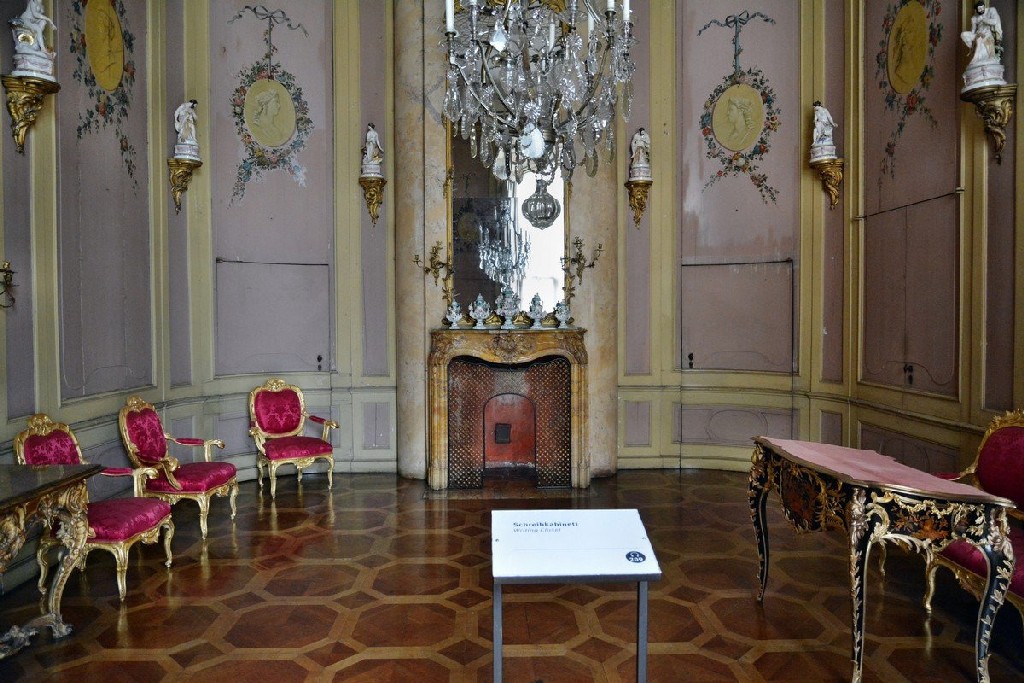 Письменный кабинет первого этажа в Новом дворце