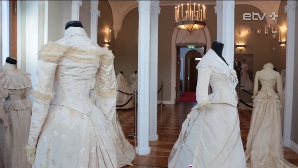 Свадебные костюмы из коллекции Александра Васильева