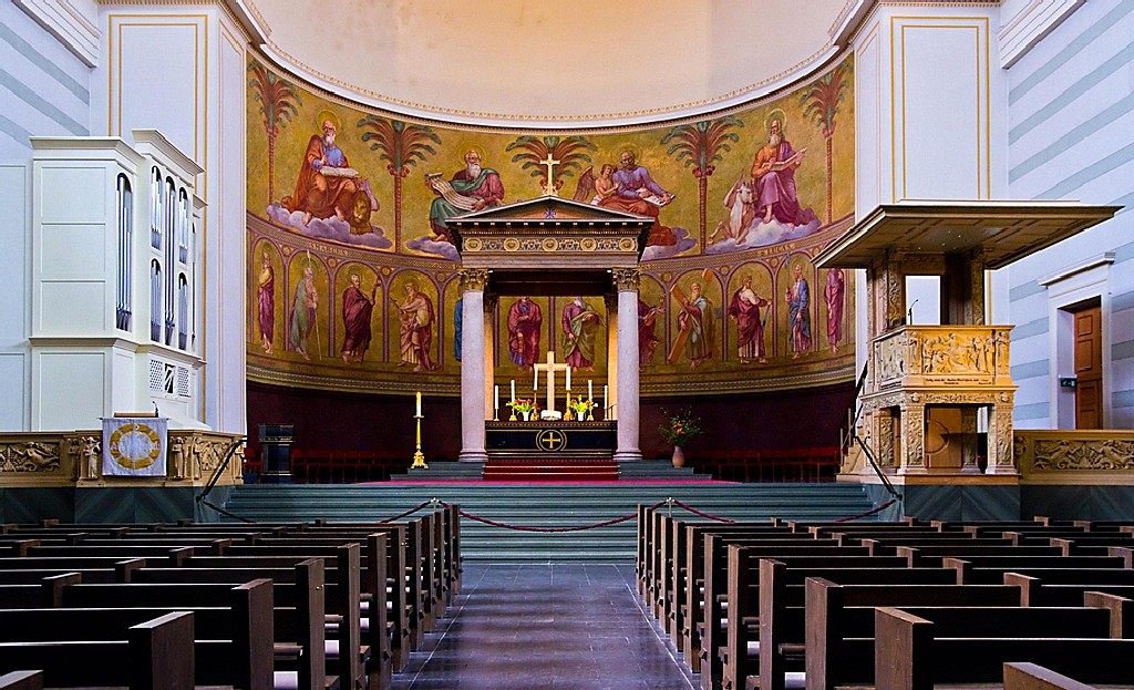 внутренний интерьер собора св. Николая