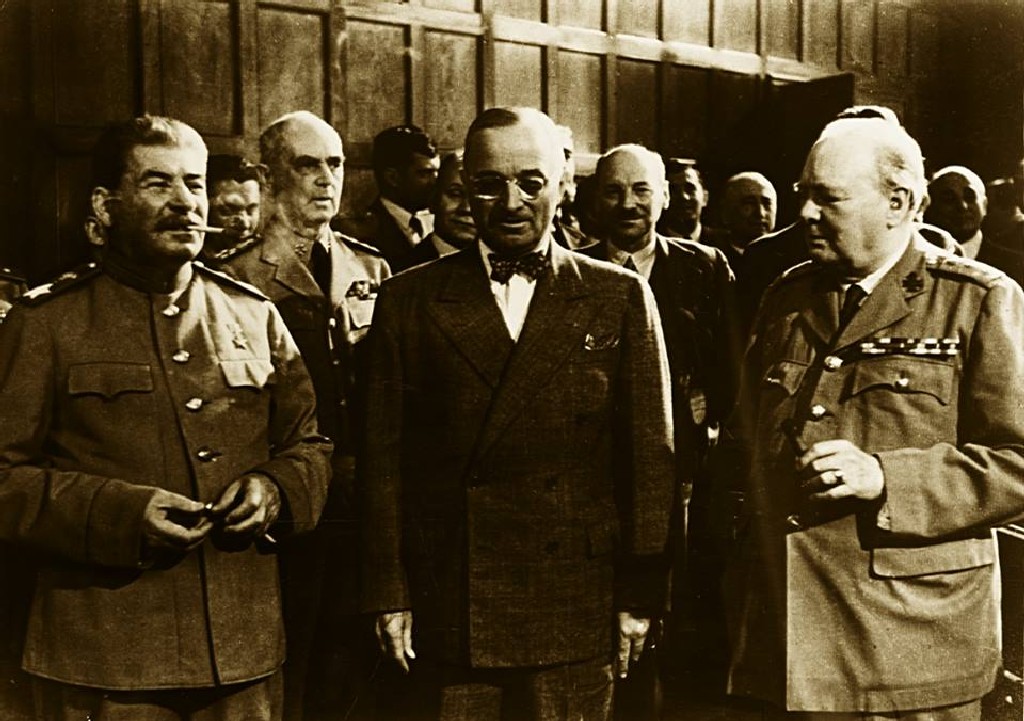 Сталин, Трумэн и Черчилль, во время конференции во дворце Цецилихоф