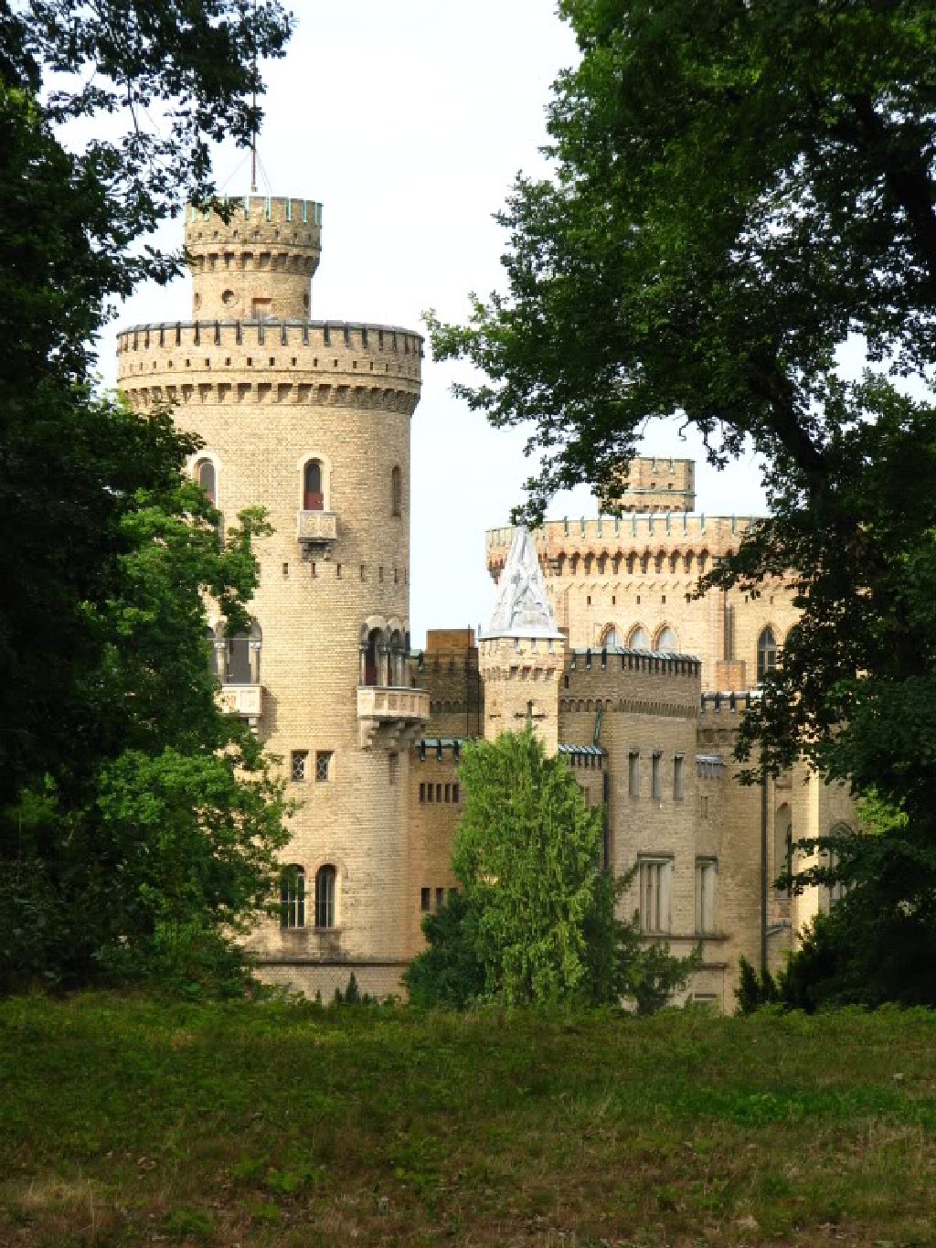  вид дворца со стороны парка