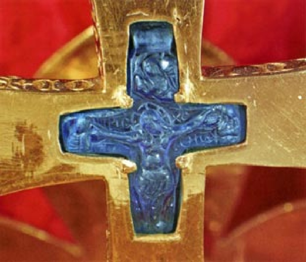 Сапфировый крест, в оправе