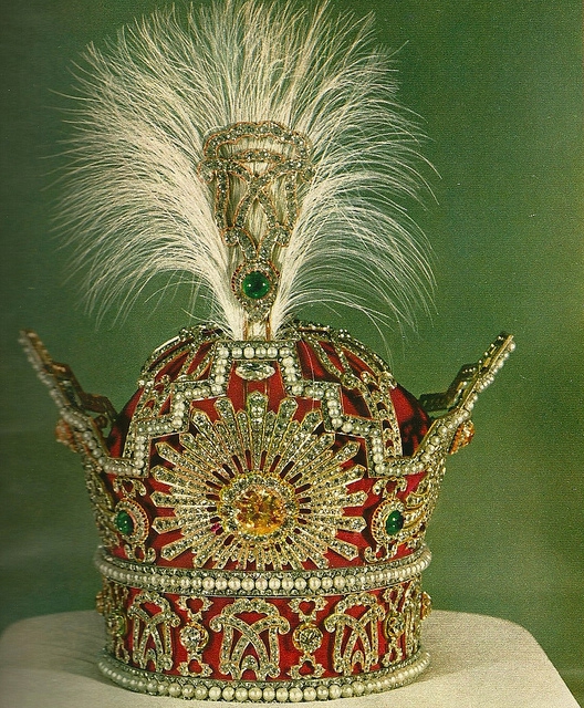 9.	Корона Пехлеви, коронационный венец шахиншаха Ирана, 1925 год